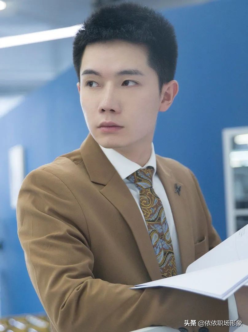 律师的仪式感拍职业照 (律师穿搭职业形象)