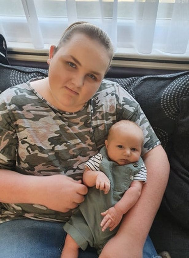 英国女子怀九千胞胎破了世界纪录,英国女子怀孕破了世界纪录