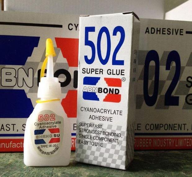 4岁儿子误把502滴进眼中,宝宝喝了502胶水怎么办