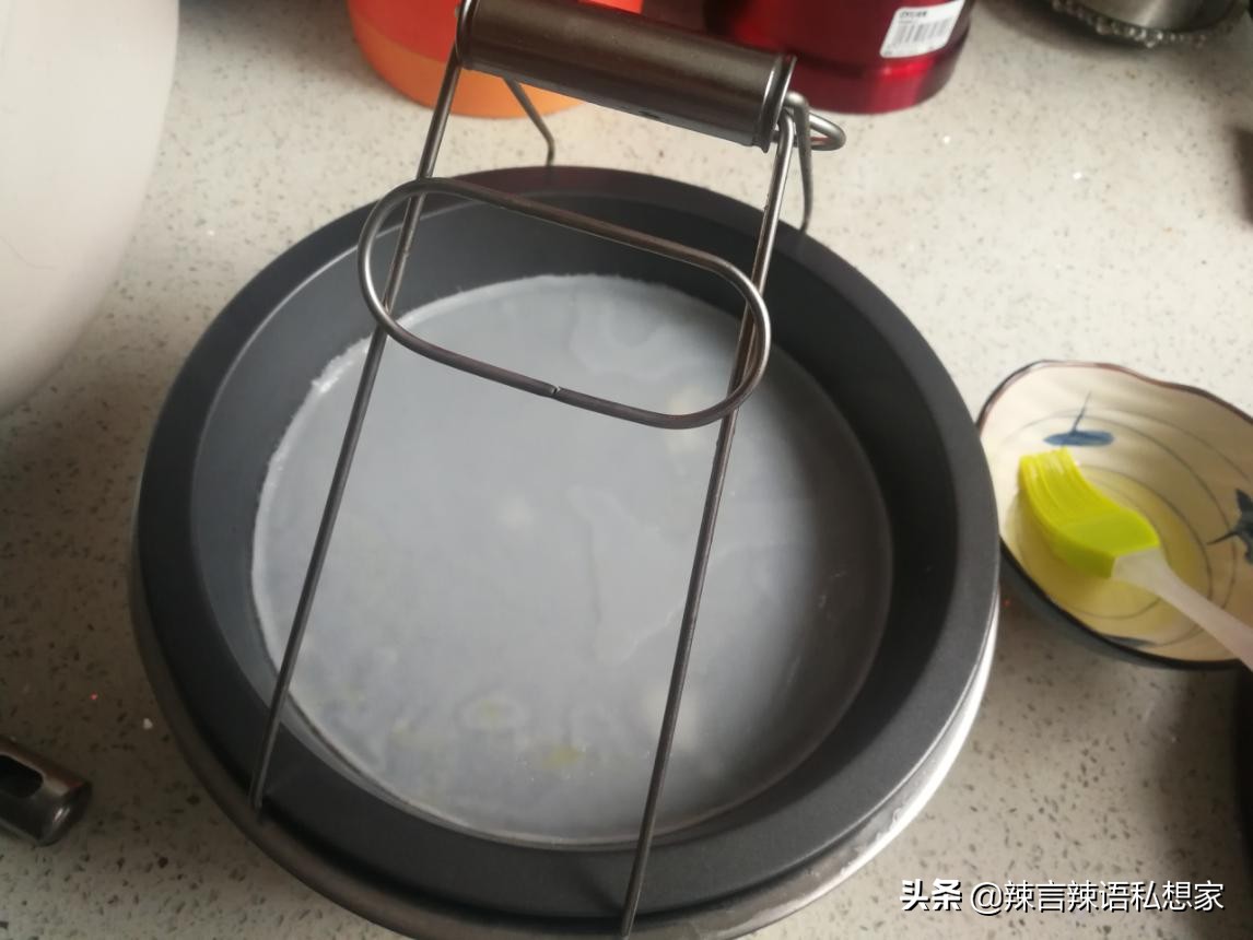 家常拌凉皮做法非常简单好吃,家庭拌凉皮做法