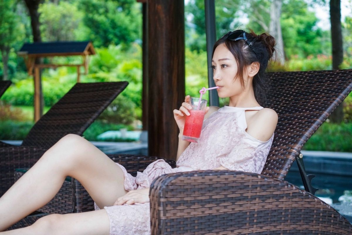 福建泉州聚龙小镇温泉公园：岩脉温泉中药花瓣池亲子戏水区