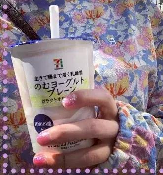 火爆全宇宙的“泫雅风”背后有着怎样的文化元素？转发送眼影盘