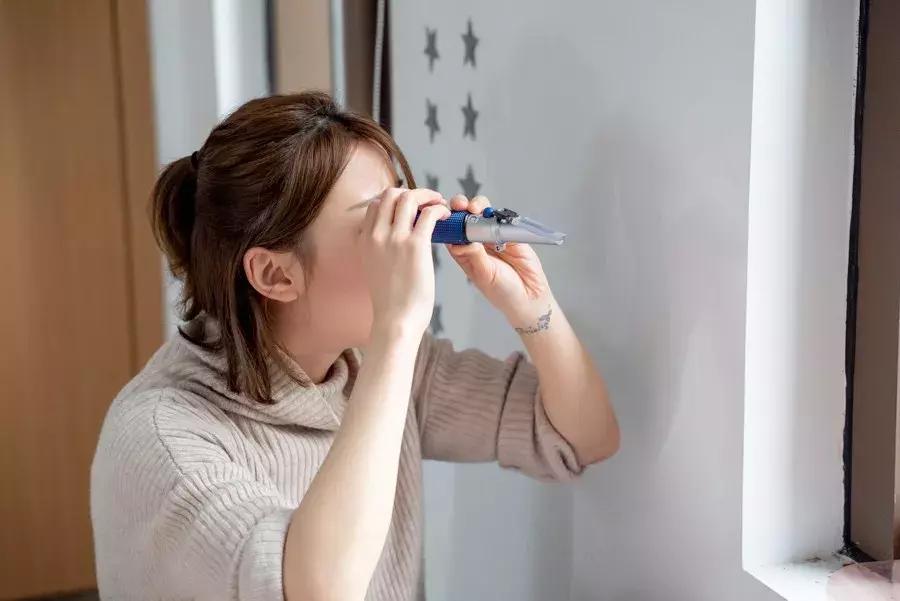 一下子吃了30颗草莓,吃了半斤草莓