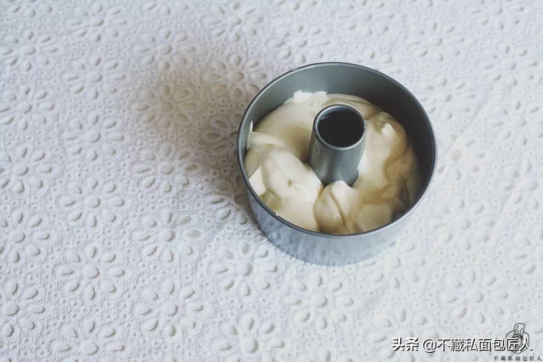 戚风蛋糕消泡是什么原因,戚风蛋糕太绵密是不是消泡了