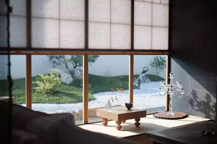 看腻了性冷淡的极简风,清冷系和性冷淡风