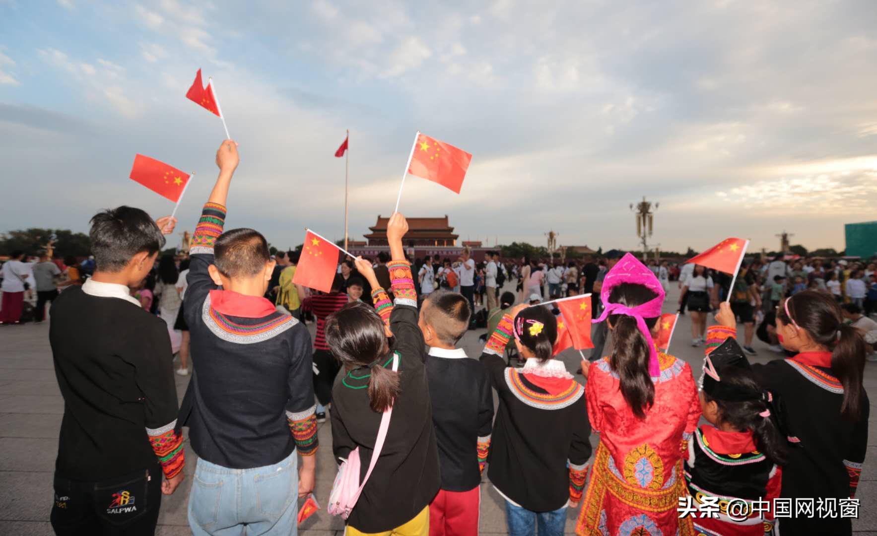 蓝宝红色夏令营，让更多彝家娃走出大山看世界
