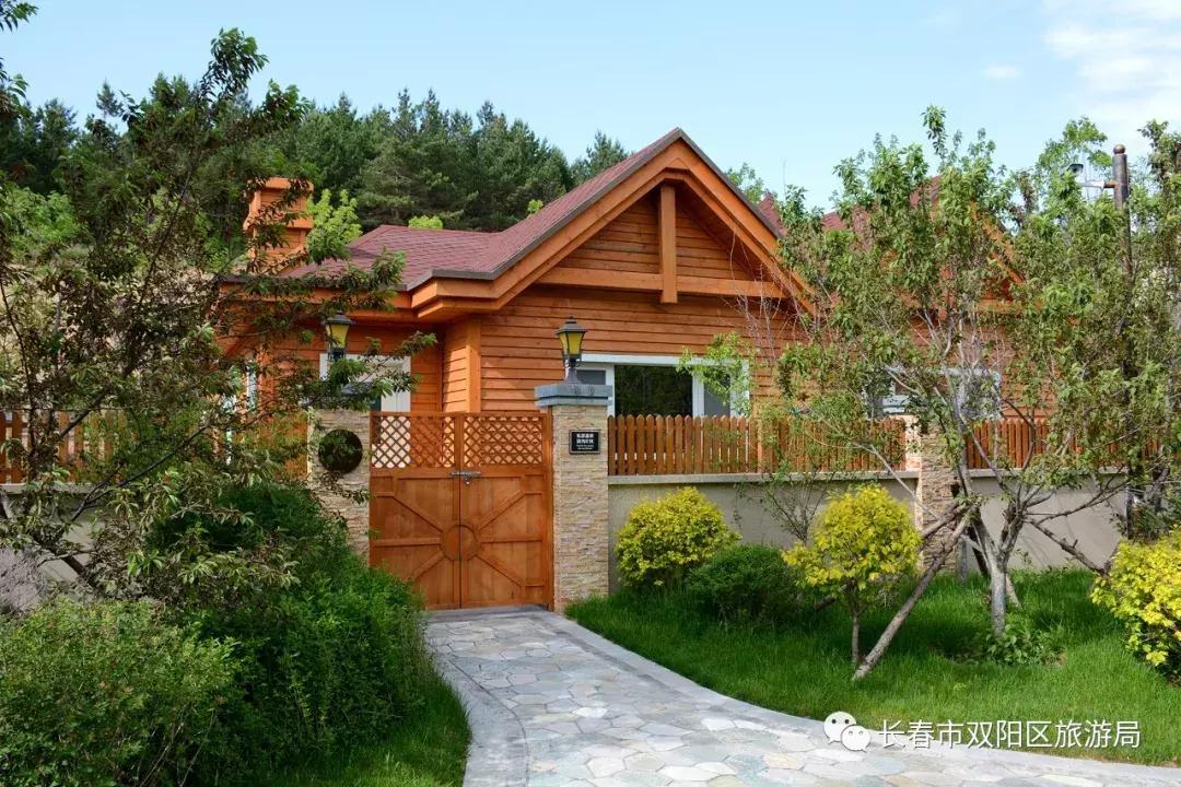 国信南山温泉小木屋别墅,国信南山小木屋视频