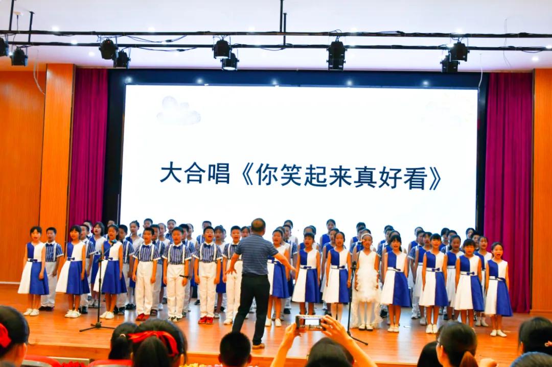 儿童庆祝建党100周年文艺汇演,庆祝建党百年文艺演出儿童合唱