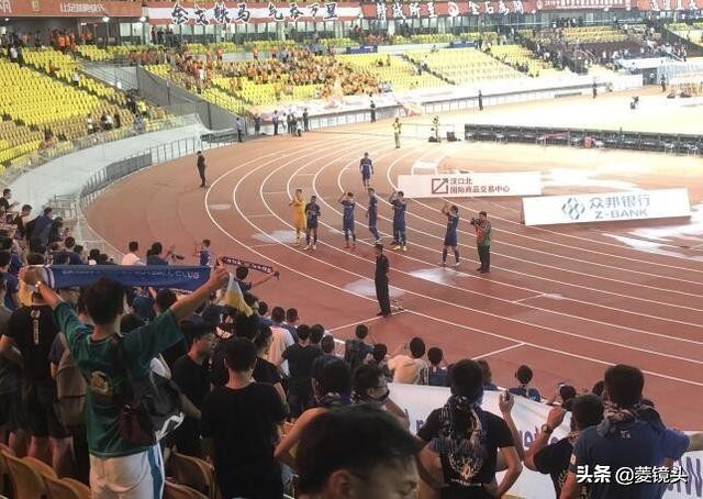 武汉球迷助威苏宁,武汉球迷的热情