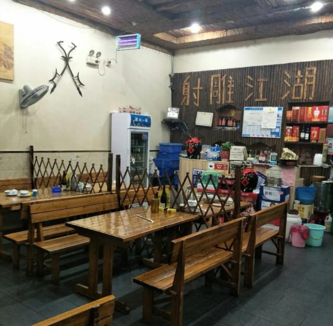 郑州街边的“江湖粥屋”开了很多年，人均30元，老吃家都知道