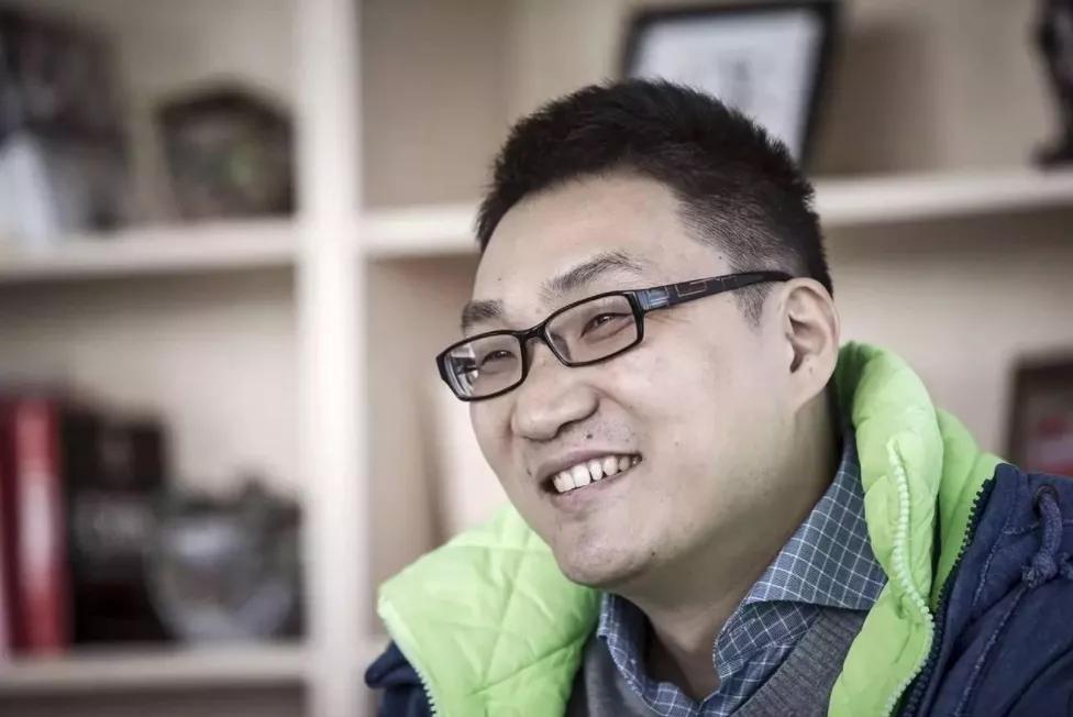 拼多多董事长黄峥什么时候卸任,拼多多黄峥99亿美元在哪弄的