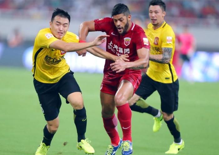 中国足球走出困境力挽狂澜,已经沦落成亚洲三流球队的国足