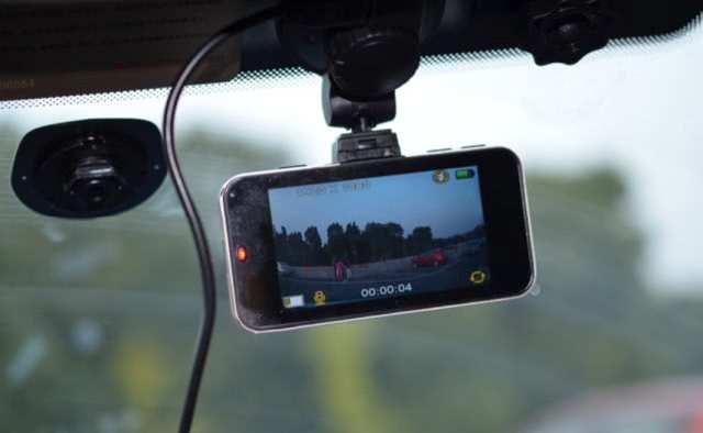 车子被刮别人逃逸了怎么办?老司机教你,这样做他就会乖乖回来!