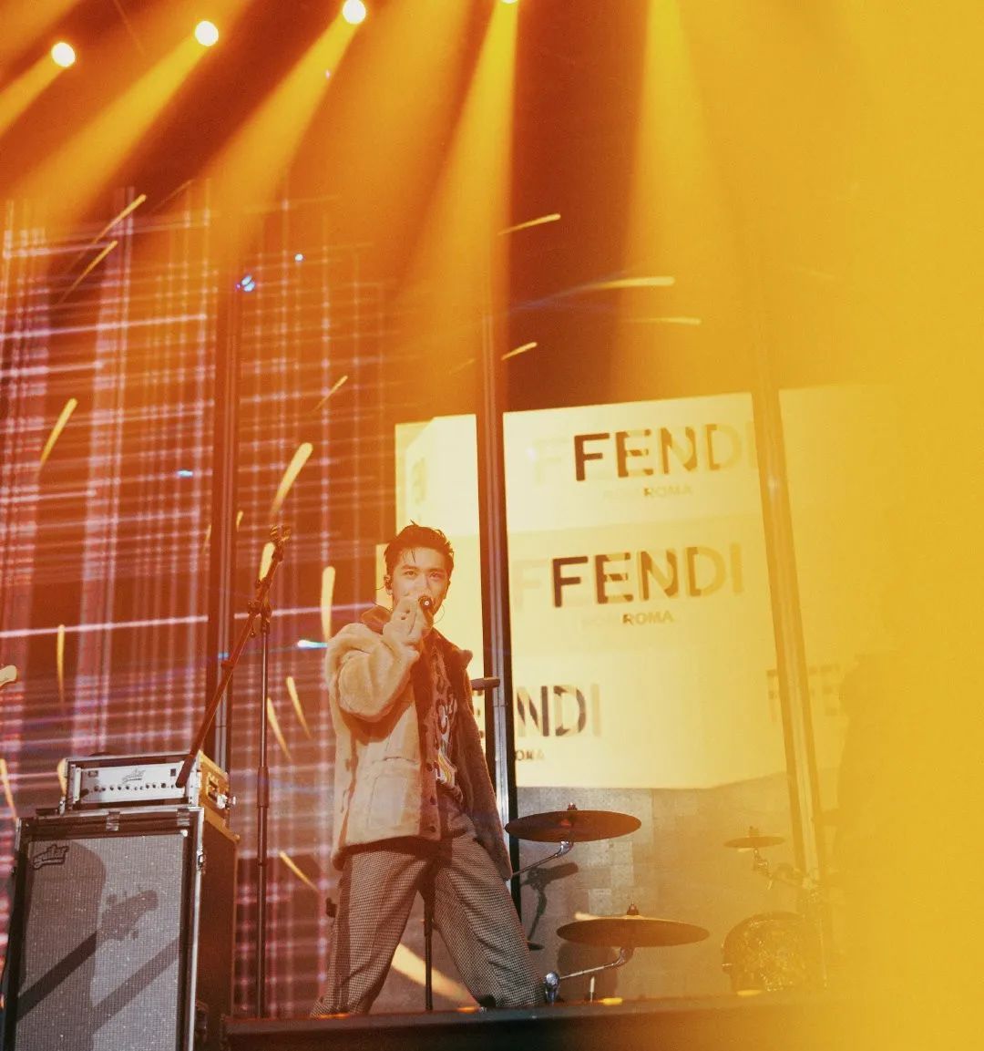 fendi包包哪里买最便宜,fendi值得入手的包包