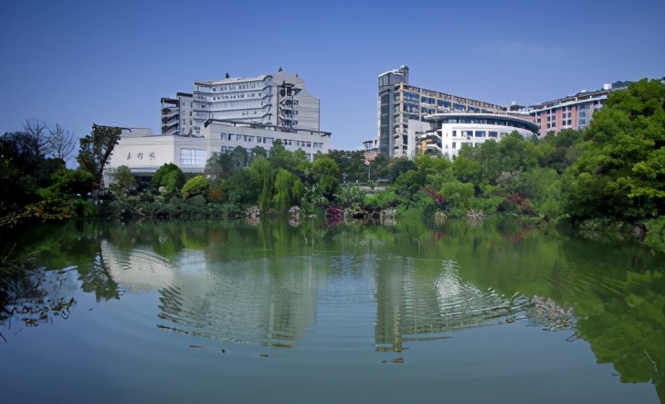 重庆豪华高校,重庆环境最美校园最大的大学