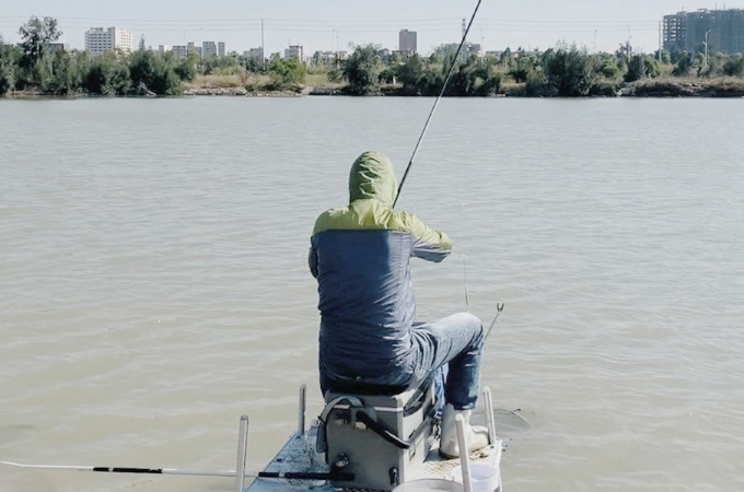 鱼不吃钩是不是饲料不好,鱼不吃钩是因为漂没调好吗