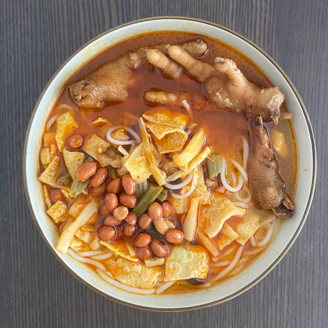 螺蛳粉成了硬通货,留学生硬通货螺蛳粉