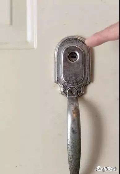 房门门锁锁眼被堵解决办法,门锁孔被人恶意堵怎么办