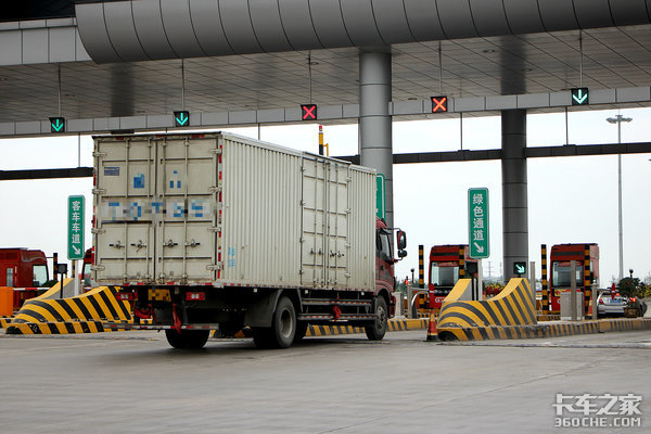 绿通没有etc还能免过路费吗,绿通车没有etc怎么走