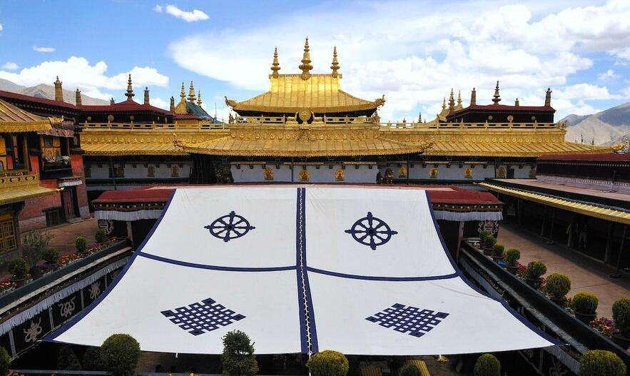 鍚愯晝绗竴鏉冭嚕涓栧,鍚愯晝闊︽皬瀹舵棌