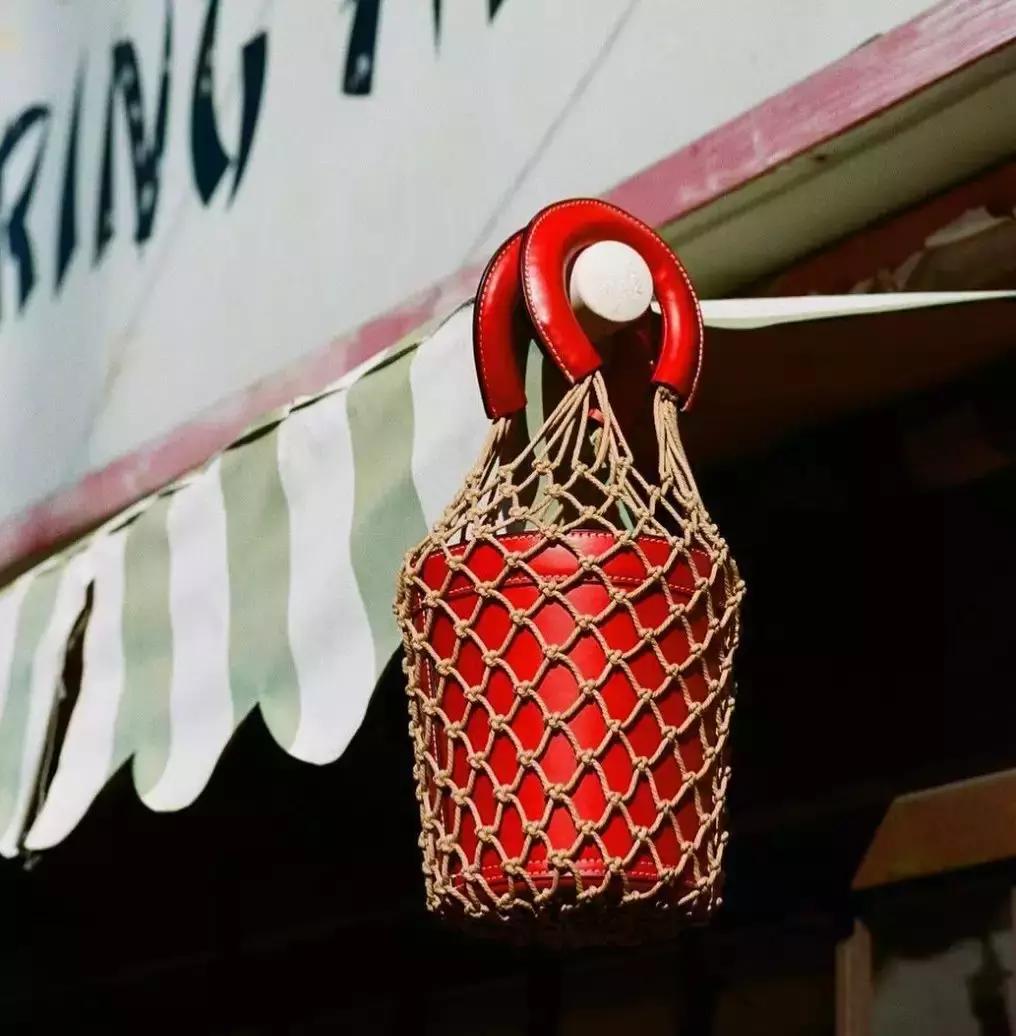 1000左右的包包品牌推荐,1000块钱能买什么大牌的包