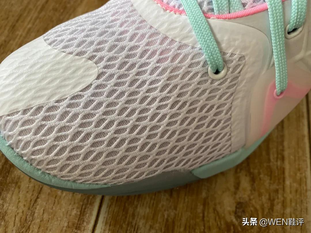 *男猛**必入鞋款?在NBA赛场上出现的“最后”一双UA球鞋值得被铭记