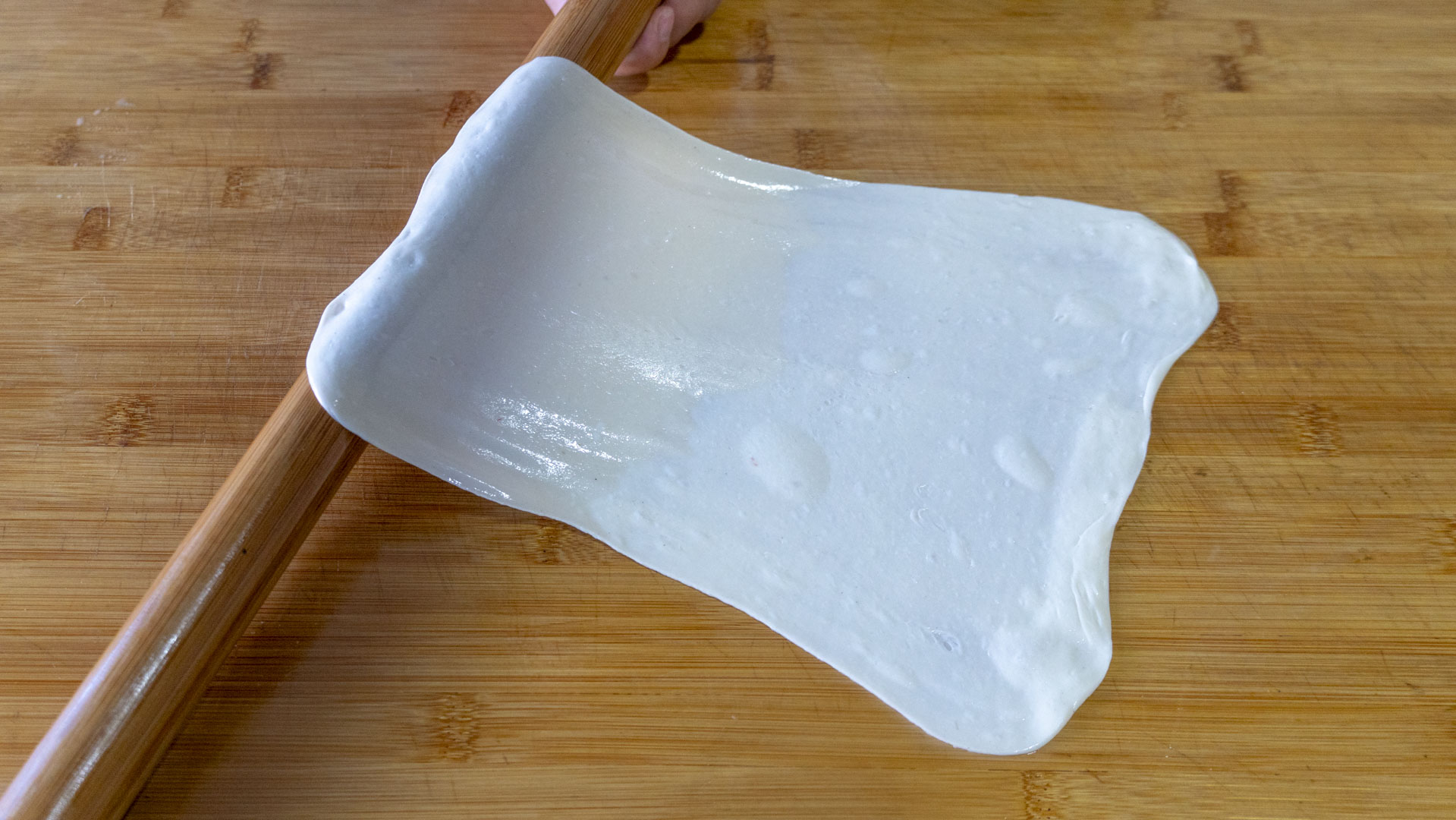 鸡蛋灌饼最简单正宗的做法，有技巧无难度，个个鼓大泡，不用再买