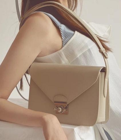 最实用时尚的女包,大牌时尚女包穿搭