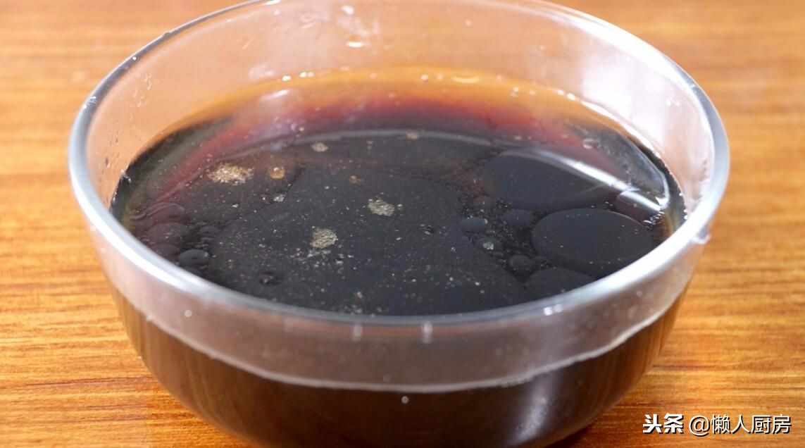 大白虾的虾尾怎么做,吃小河虾时如何留下完整的虾壳