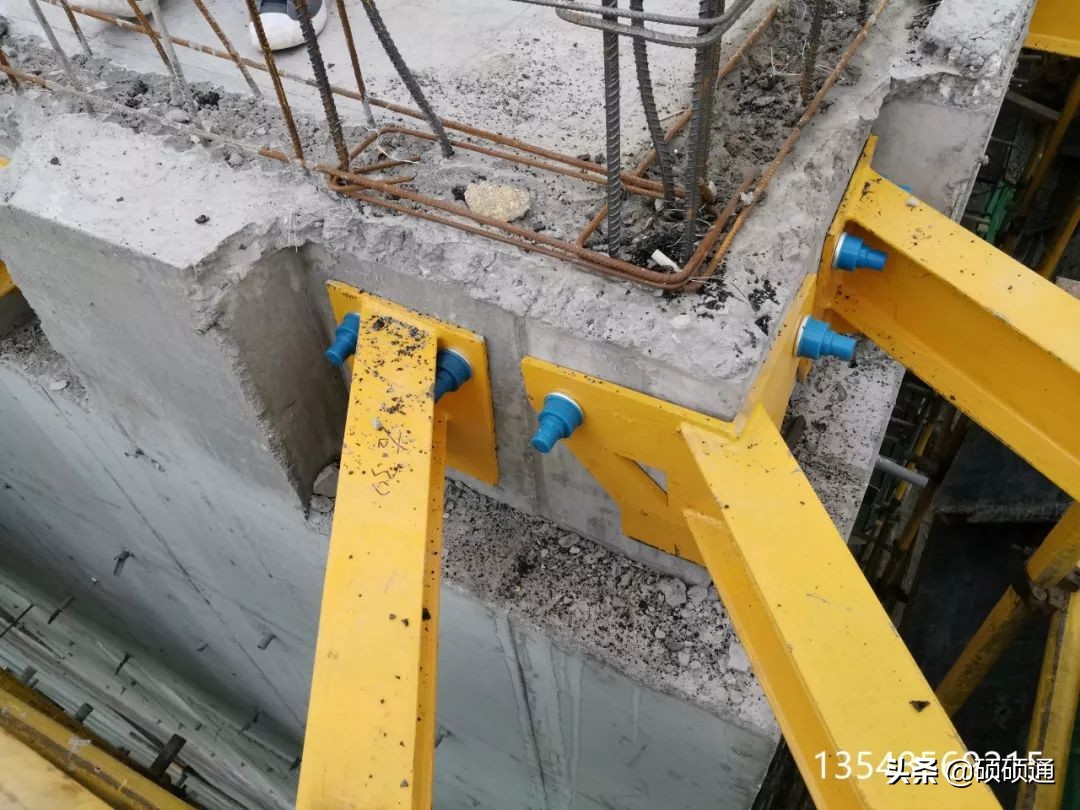 一种新型悬挑架的安装搭设装置,施工现场新型悬挑架