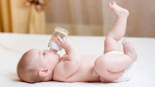 宝宝上火的6个明显特征,缓解上火,妈妈护理做好这5点