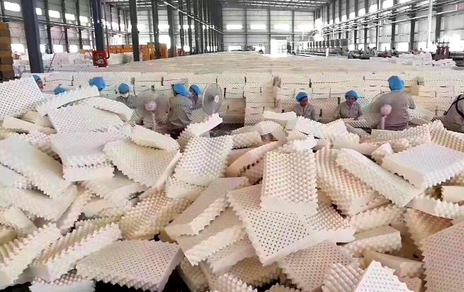 温州产的30元枕头在泰国卖8000，国外商家坦言：中国游客的钱好赚