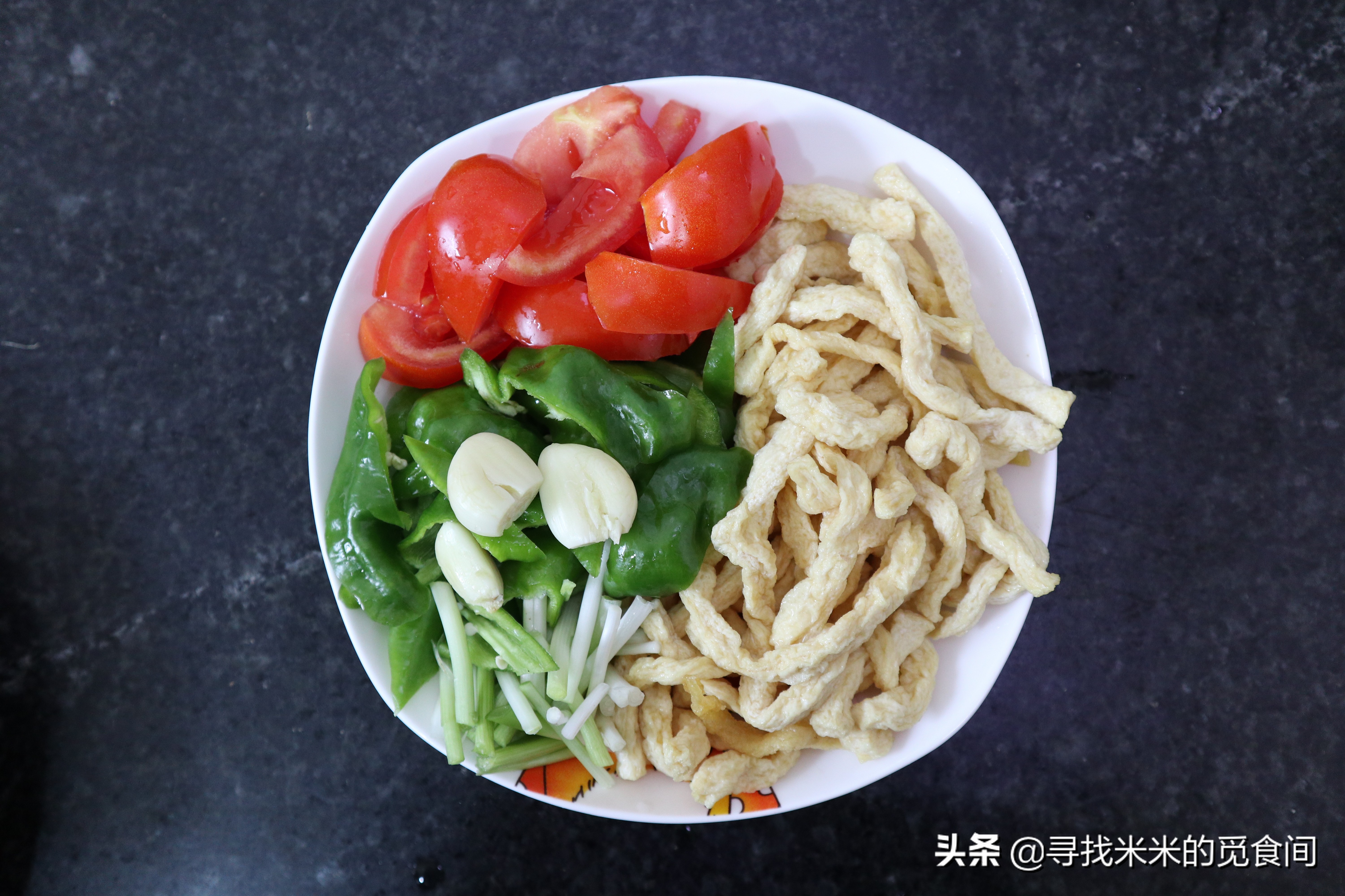 炒油炸豆腐丝的做法 (青椒炒油炸豆腐丝的家常做法)