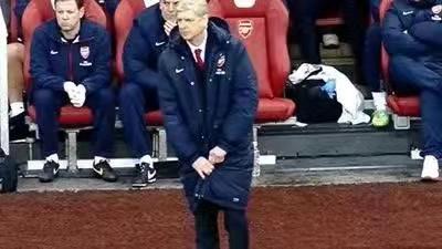 主教练奇葩癖好,盘点足球场上教练的骚操作