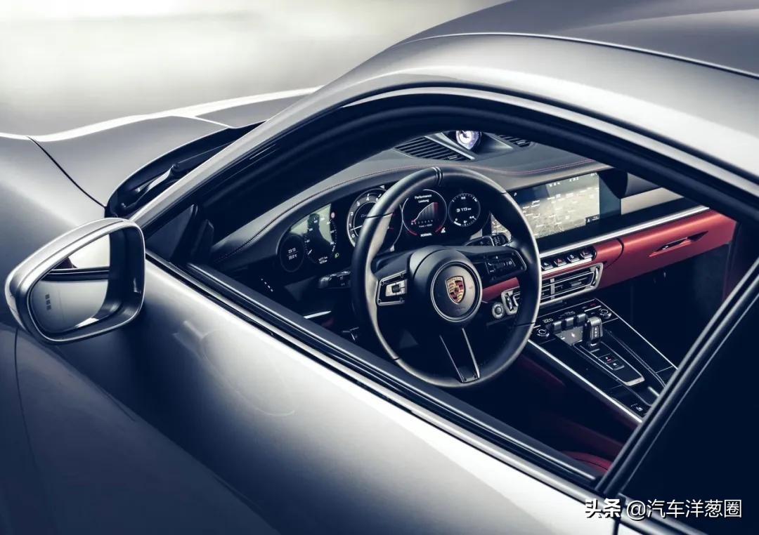 宝马发布全新车标,宝马蓝天白云标改黑白标