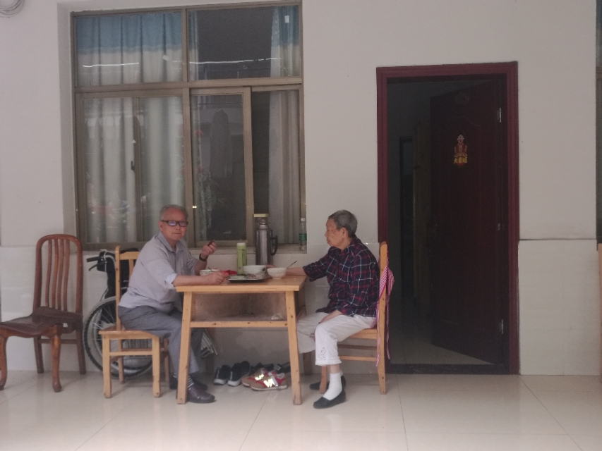 青城山农家乐介绍范文,青城山镇药王山下农家乐的故事