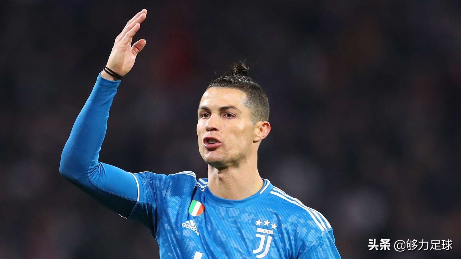 c罗真的是总进球最多的球员嘛,c罗算不算越位