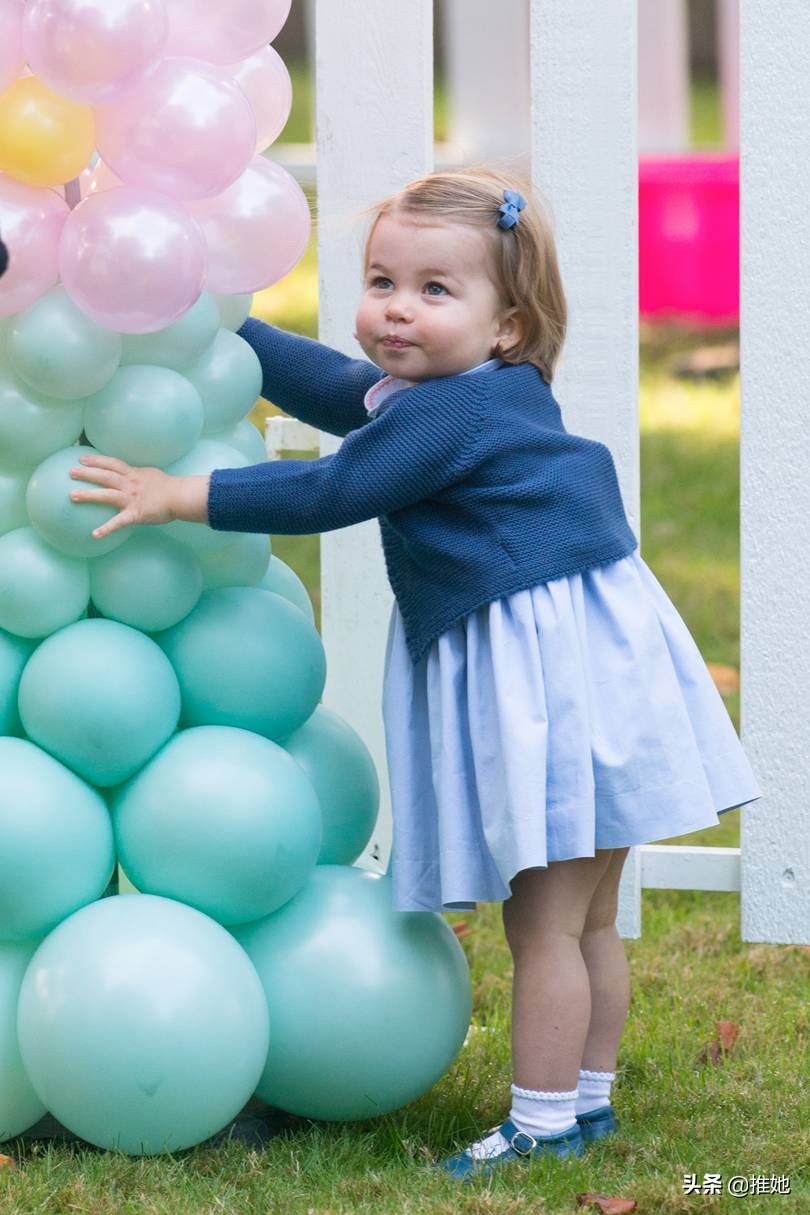 我是夏洛特公主，6岁啦，看了我出生到现在的点滴，过节要开心哦