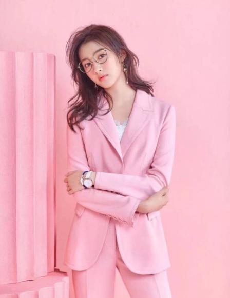 关晓彤九头身写真,抖音星动之夜关晓彤九头身身材