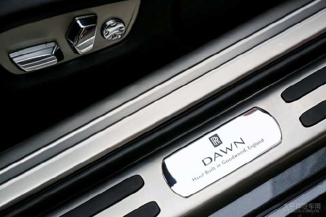 试驾劳斯莱斯曜影2020款,试驾劳斯莱斯幻影2022新款