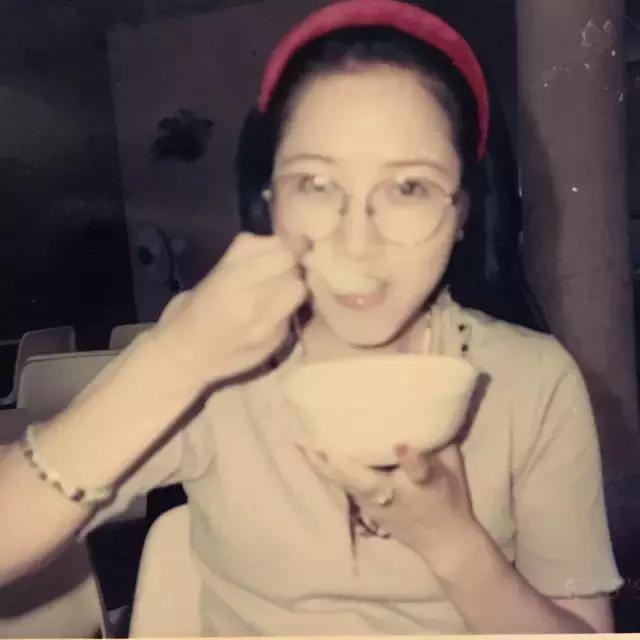 有一个高颜值老妈是什么体验,有个年轻又漂亮的妈妈是什么体验