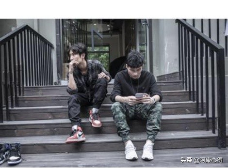 一个男的长得丑怎么改变,长得丑的男生怎么改造