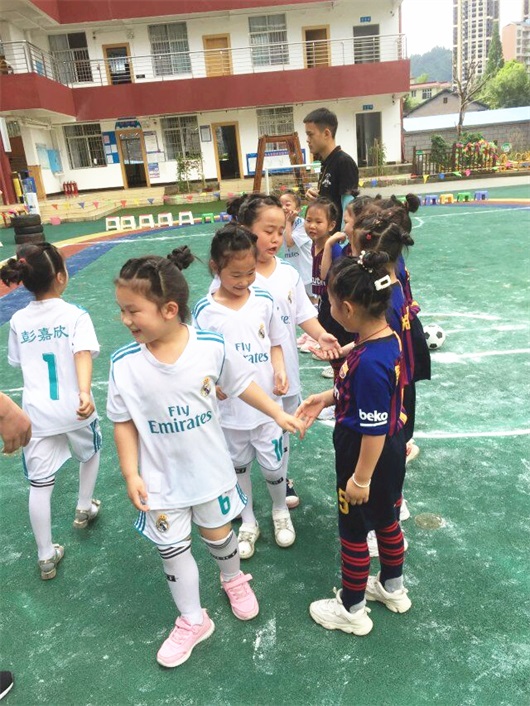 足球特色幼儿园有哪些活动,世界足球日活动幼儿园