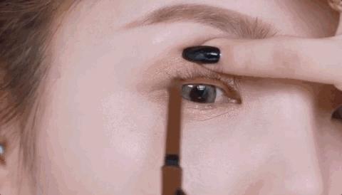 极细眼线笔测评变大熊猫眼,不掉色不晕妆的眼线笔推荐