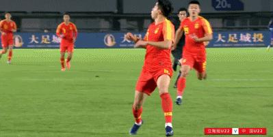 国足过人动作,国足足球过人操作集锦