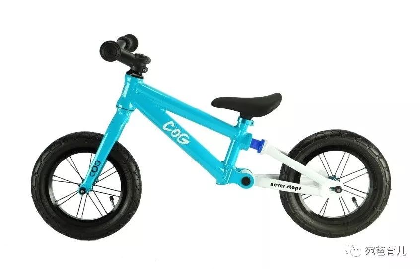 平衡车扭扭车和滑板车哪个好,一岁多买扭扭车平衡车滑板车