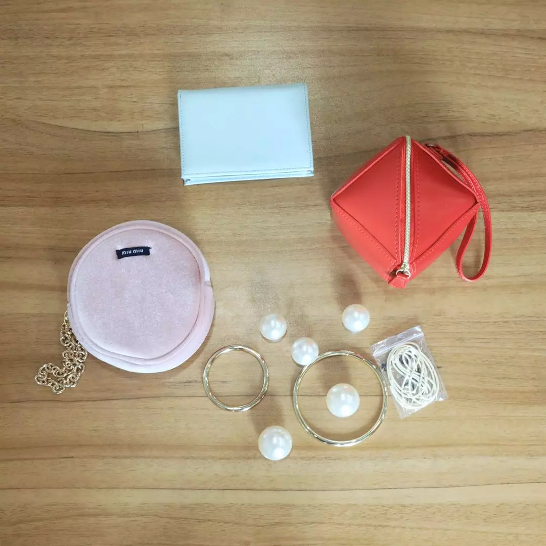 废旧纸袋如何做收纳包包,大牌纸袋斜挎包包改造教程