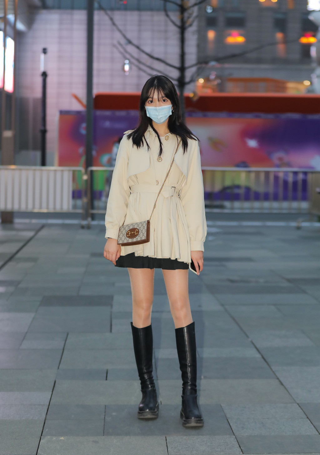 穿搭成都女孩,出门这样穿简单时髦显腿长