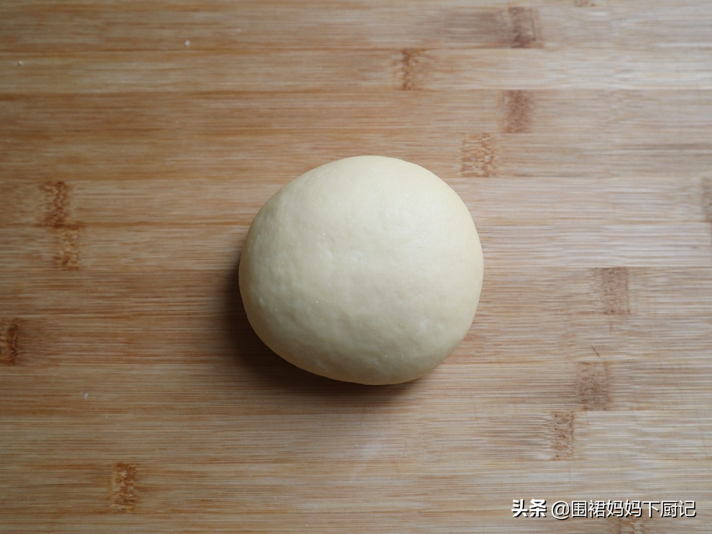 在家用现成披萨饼做披萨简单做法,家庭披萨自己做饼皮