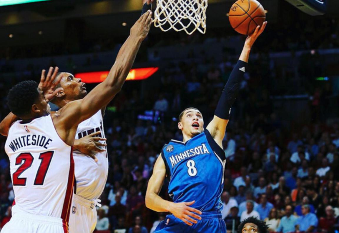 遗憾落败拉文全场出战36分钟22投9,拉文空砍51分拿下生涯新高